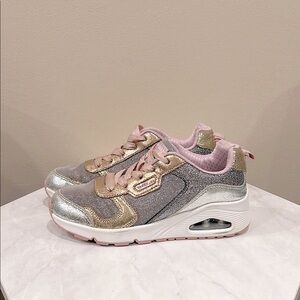 🔥Skechers Stylish Girl’s Sneakers in Pink and Gold🔥